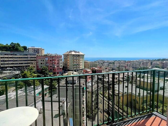 Appartamento con 7 locali in vendita in Via Giuseppe Sapeto, Genova