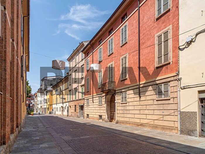 Appartamento con 5 locali in vendita in Parma