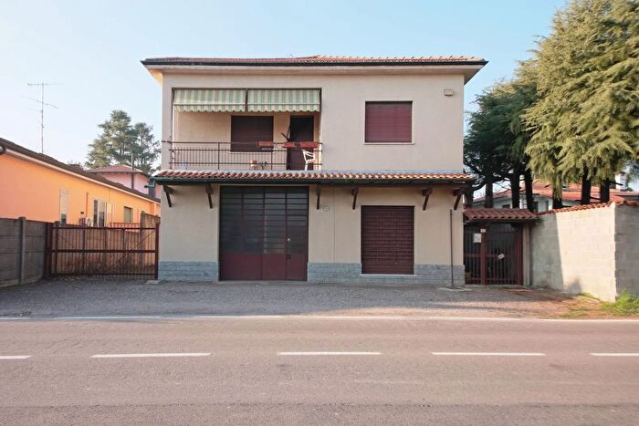 Casa con 5 locali in vendita in Viale Europa Parabiago, Parabiago