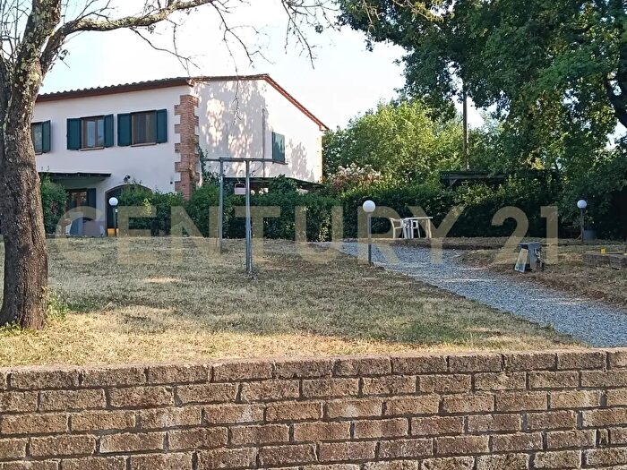 Casa con 17 locali in vendita in Località Baraccone SNC, Gavorrano