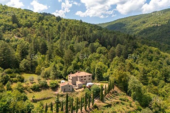 Casa con 6 locali in vendita in Via Guido Monaco, Talla