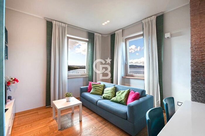 Appartamento bilocale in vendita in Via Guglielmo Marconi, Capodimonte