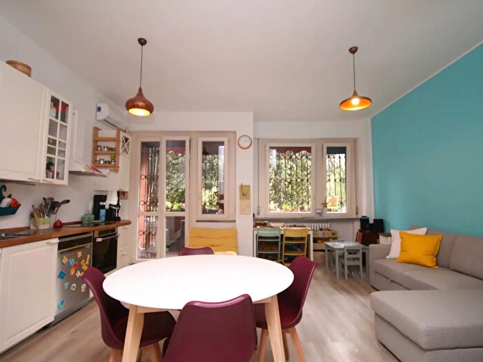 Appartamento trilocale in vendita in Via Ercolano, Milano