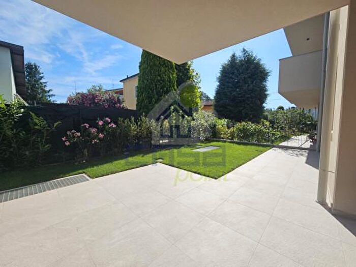 Appartamento trilocale in vendita in Via Sirmione, Desenzano Del Garda