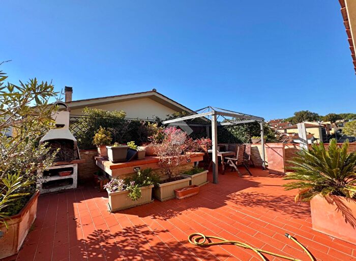 Appartamento quadrilocale in vendita in Via Niccolò Machiavelli, Carmignano