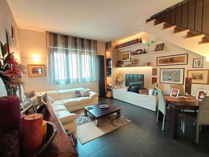 Appartamento con 5 locali in vendita in Siena