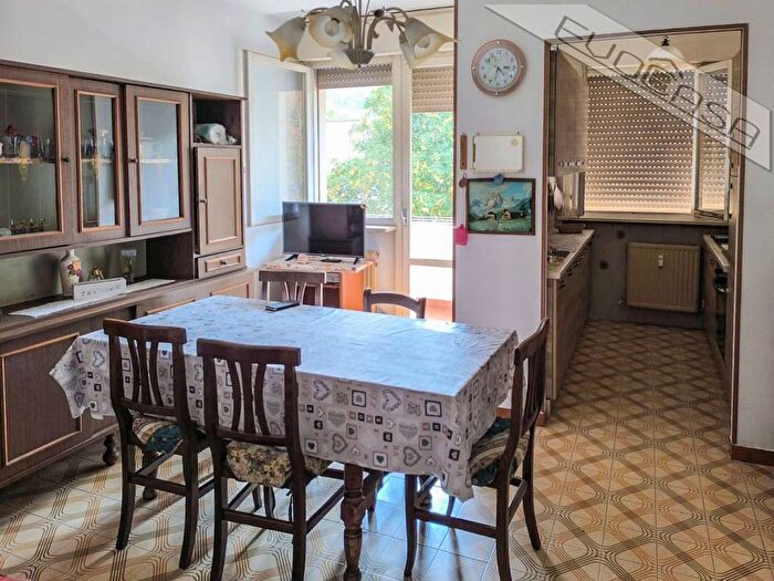 Appartamento trilocale in affitto in Viale Edmondo De Amicis, Airali, Luserna San Giovanni