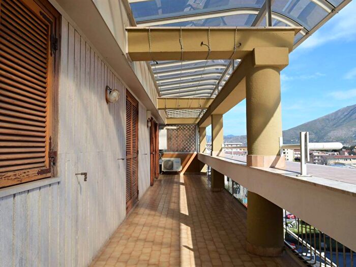 Appartamento trilocale in affitto in Via Pezzella, Santa Maria Capua Vetere