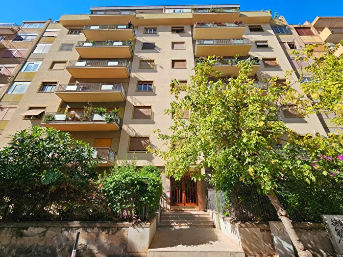 Appartamento con 6 locali in vendita in Palermo