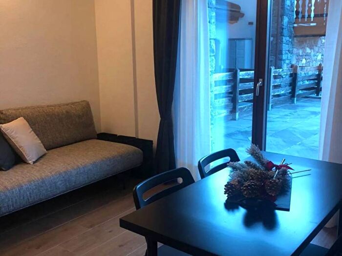 Appartamento monolocale in affitto in Frazione Croix Des Pres, Centro, La Salle