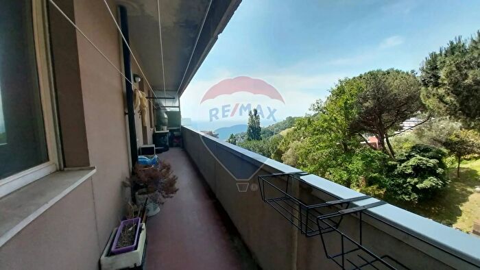 Appartamento con 7 locali in vendita in Via della Benedicta, Genova