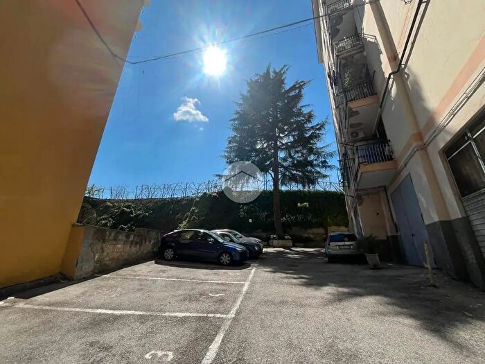 Appartamento bilocale in vendita in Via Emilio Scaglione, Napoli
