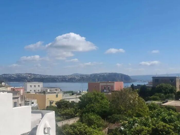 Appartamento quadrilocale in vendita in Via Principe Umberto, Procida