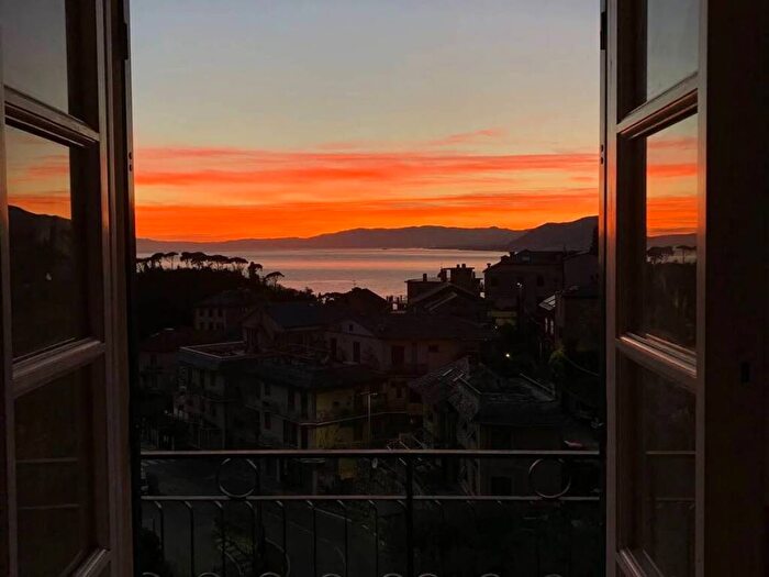 Appartamento bilocale in affitto in Via Enrico Figari, Ruta, Camogli