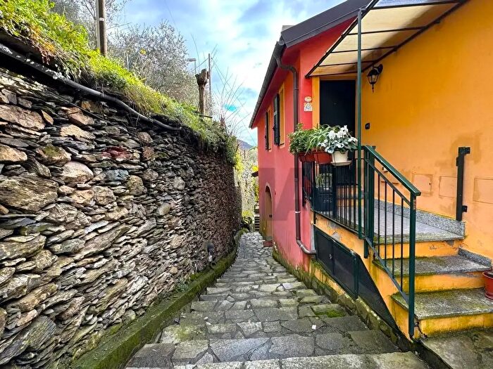 Appartamento bilocale in vendita in Via dei Turchi, Avegno