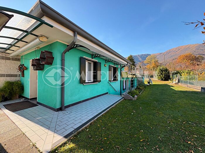 Casa con 5 locali in vendita in Aviano