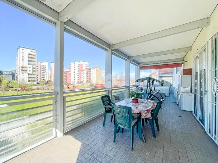 Appartamento trilocale in vendita in Via Fano, Milano