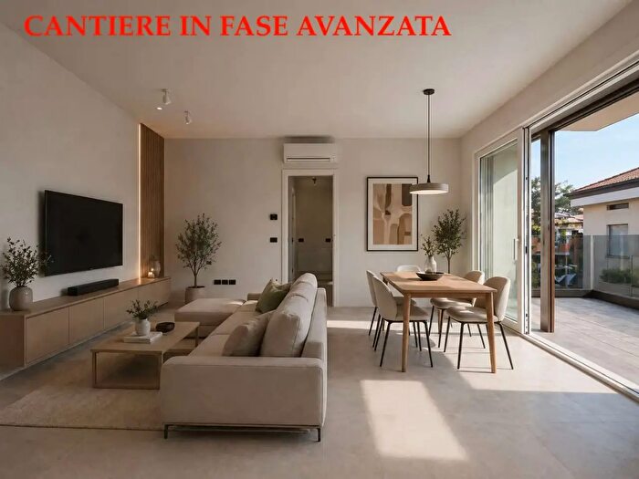 Appartamento trilocale in vendita in Via Parini, Lomazzo