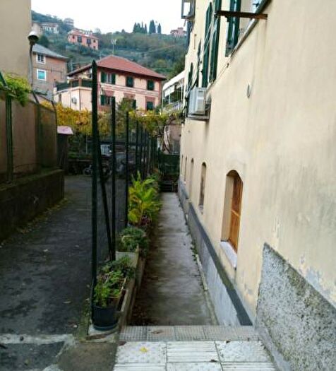 Appartamento con 5 locali in vendita in Via Benedetto da Porto, Genova