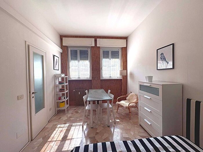 Appartamento bilocale in affitto in Via Pier Candido Decembrio, Lodi Brenta, Milano