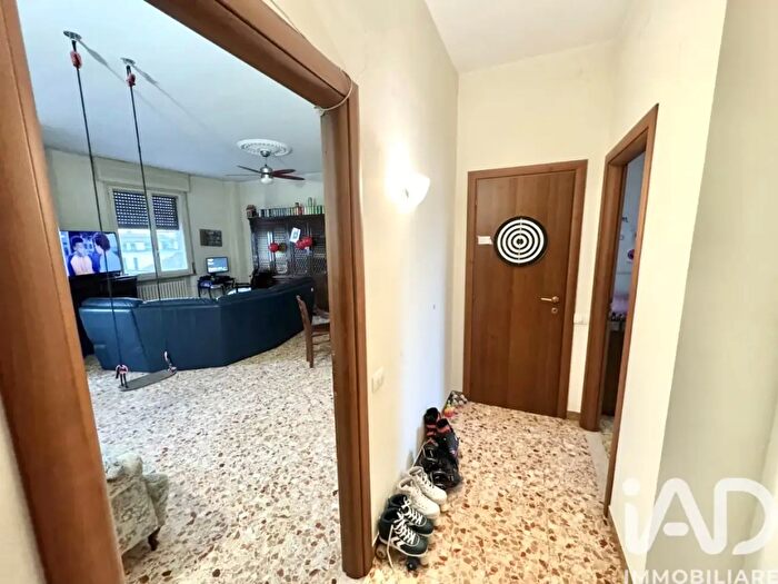 Appartamento con 6 locali in vendita in Via Cesare Battisti, Mirandola