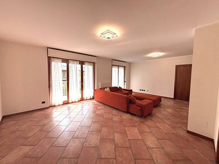 Appartamento quadrilocale in affitto in Centro, Torre Boldone