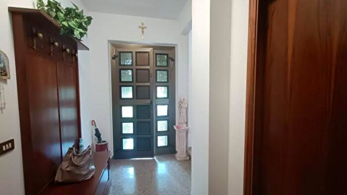 Casa con 6 locali in vendita in Via Bologna, Montecosaro