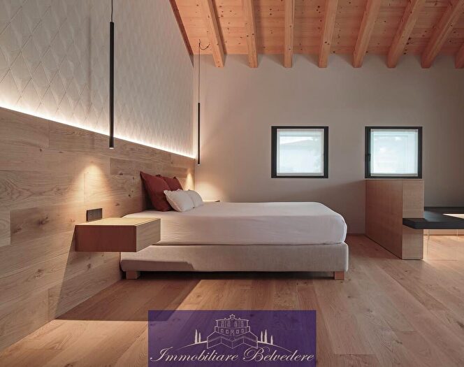 Appartamento con 5 locali in vendita in Via Manni, Firenze