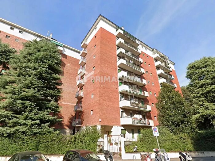 Appartamento bilocale in vendita in Viale San Gimignano, Milano