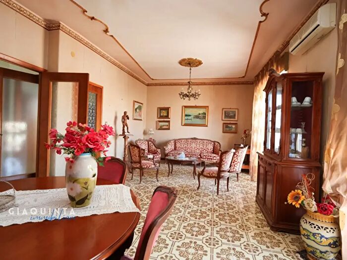 Appartamento trilocale in vendita in Via Torino N, Palagonia