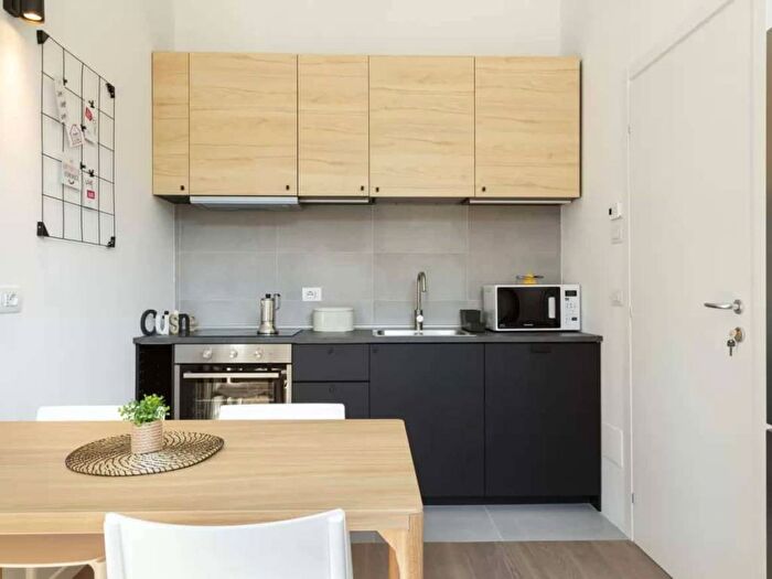 Appartamento monolocale in affitto in Via Vespri Siciliani, Giambellino, Milano