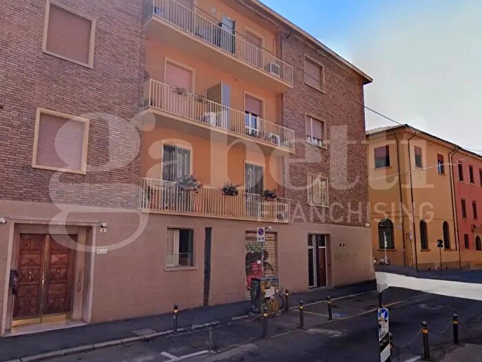 Appartamento bilocale in vendita in Via Belmeloro, Bologna