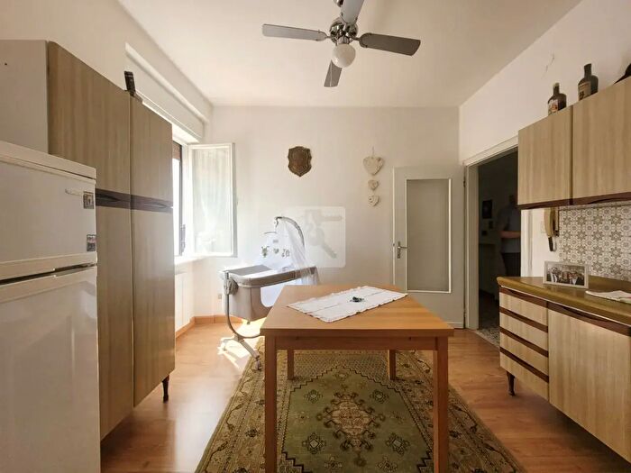 Appartamento trilocale in vendita in Via Bettinazzi, Arco