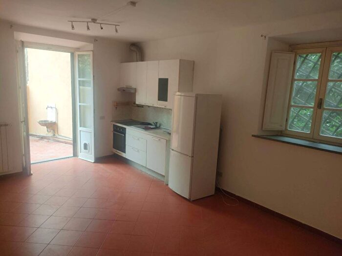 Appartamento trilocale in affitto in Via Ulisse Dini, Santa Maria, Pisa