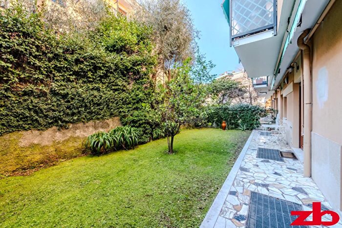 Appartamento quadrilocale in vendita in Viale Ponte dellAmmiraglio, Genova