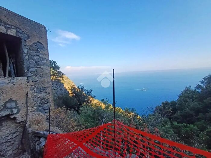 Casa quadrilocale in vendita in Via dell Amore, Furore