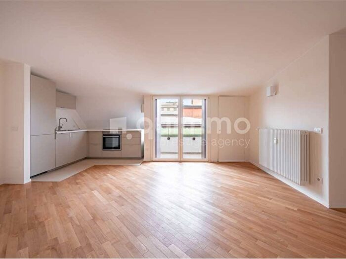 Appartamento quadrilocale in affitto in via Zenale, San Vittore, Milano