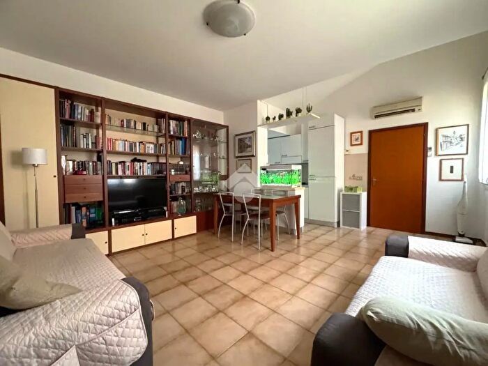 Appartamento trilocale in vendita in Via Agosto, Sant'Agata Bolognese