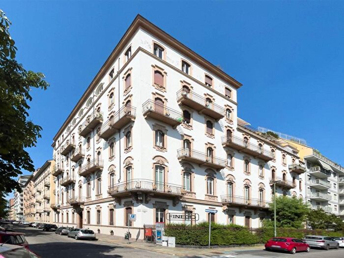 Casa quadrilocale in affitto in Corso Galileo Ferraris, Crocetta, Torino