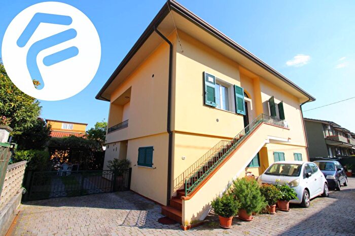 Casa con 5 locali in vendita in Via del Casone, Massa