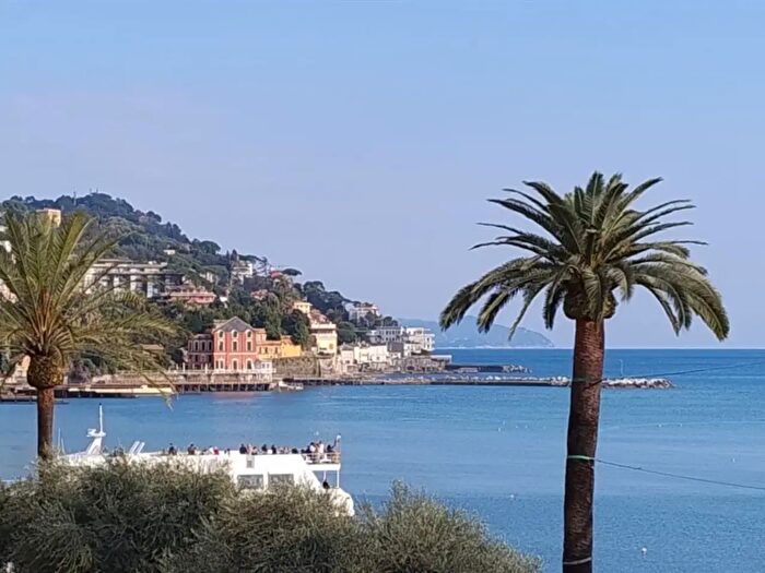 Appartamento con 7 locali in vendita in Rapallo