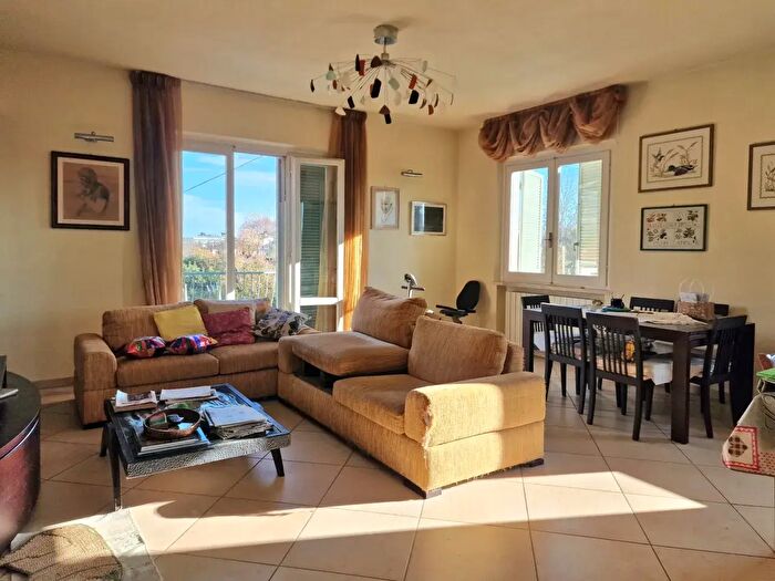 Appartamento quadrilocale in vendita in Montignoso