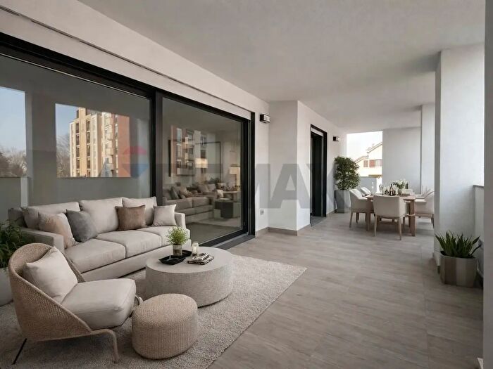 Appartamento trilocale in vendita in Via Sorteni, Monza