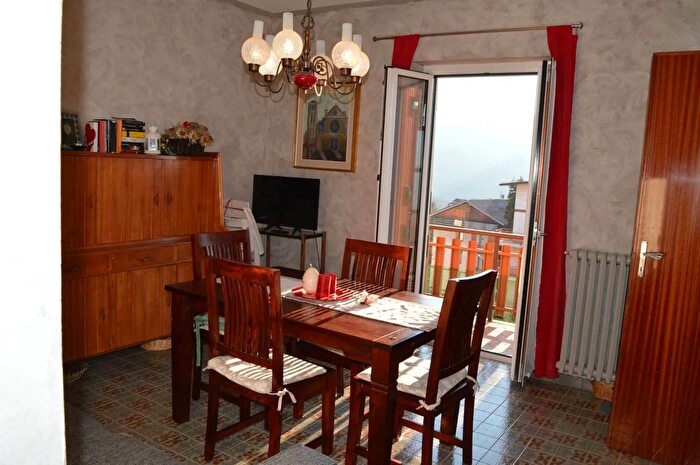 Appartamento con 5 locali in vendita in Via Uranio Roburent, Roburent