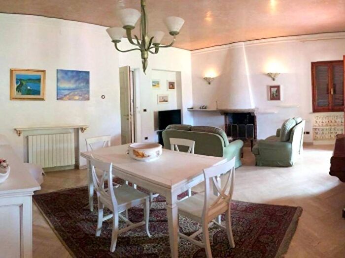 Appartamento trilocale in affitto in Via C Cavour, Centro, Forte dei Marmi