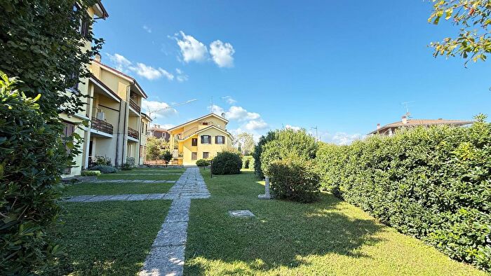 Appartamento bilocale in vendita in Via Padre Annibale Maria di Francia, Desenzano Del Garda