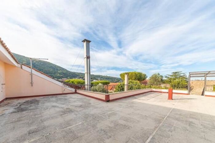 Casa bilocale in vendita in Via Roma, Monte Porzio Catone