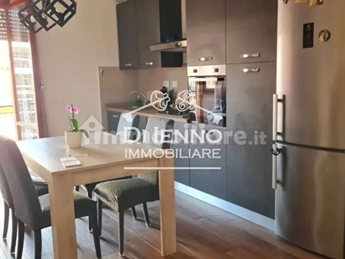 Appartamento con 5 locali in vendita in Via Abbiategrasso, Roma