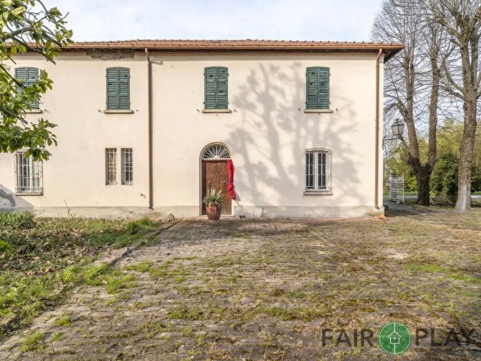 Casa con 8 locali in vendita in Via Budria, Ravenna
