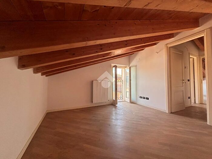 Appartamento quadrilocale in vendita in Via Roma, Orzinuovi